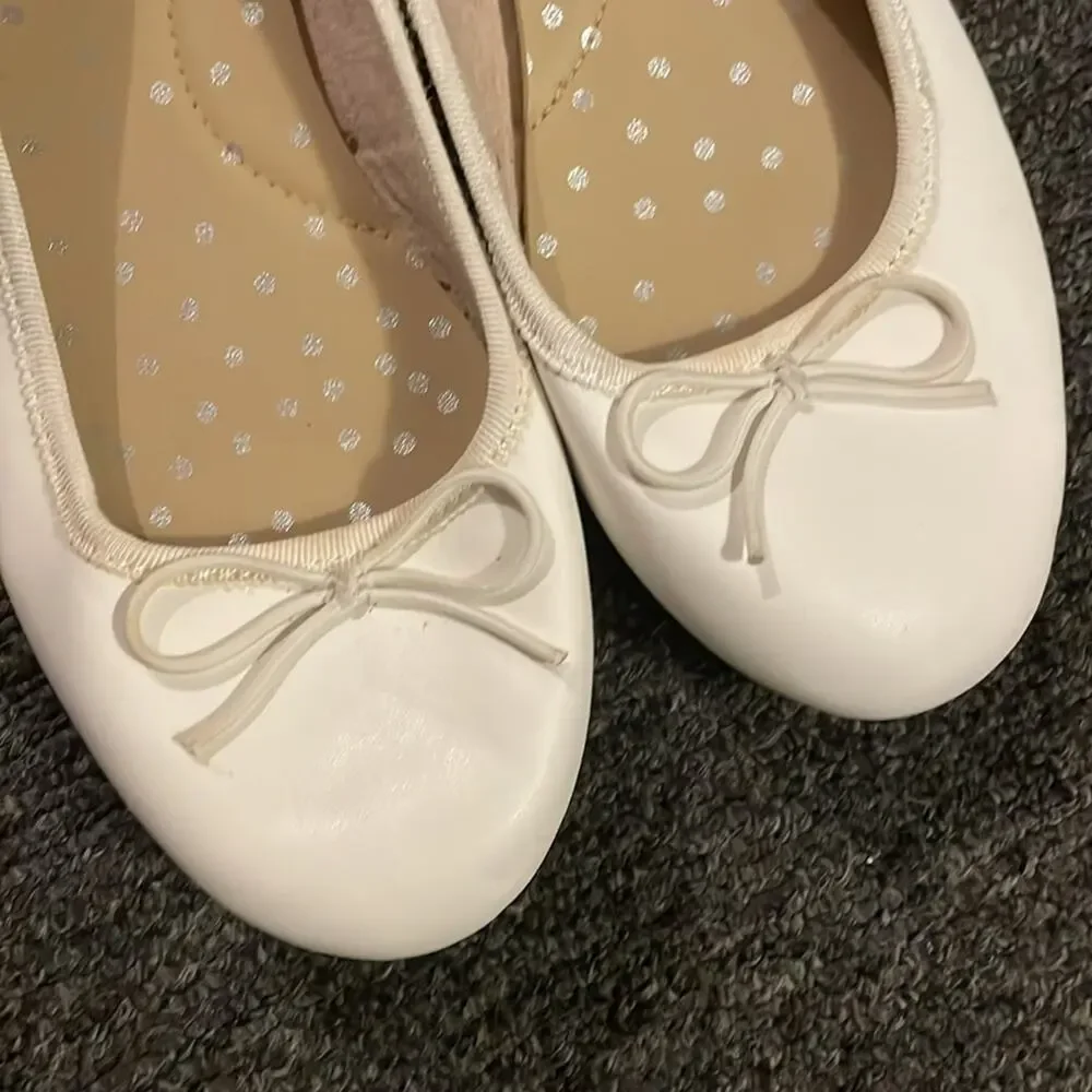 Cat & Jack Brand Girl's size 4 White Ballet Flats Slip On Bow Accent holidays